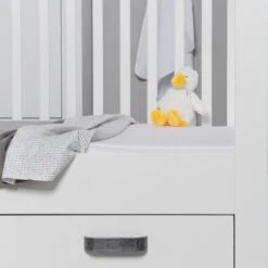 Kidsmill Brent Babybed Met Lade Wit 60 X 120 Cm 7 Kidsmill Brent Babybed Met Lade Wit 60 X 120 Cm -Babyproductenwinkel detail babykamer 4 2 98df
