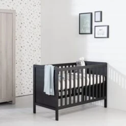 Europe Baby Ralph II Babybed Mat Zwart 60 X 120 Cm -Babyproductenwinkel europe baby ralph ii babybed mat zwart 60 x 120 cm 1 95cd