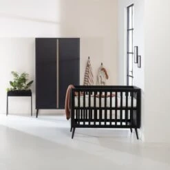 Europe Baby Sterre Babybed Zwart / Oak 70 X 140 Cm -Babyproductenwinkel europe baby sterre babybed zwart oak 70 x 140 cm 4 ebef