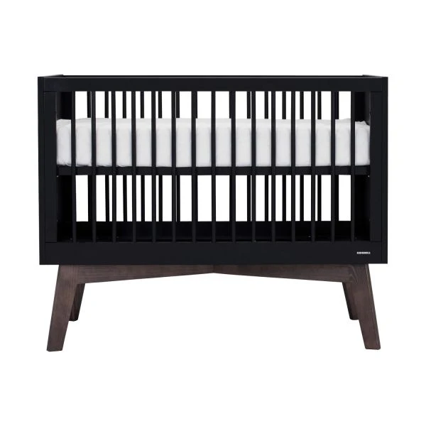 Kidsmill Sixties Babybed Zwart Mat / Walnoot 60 X 120 Cm 1 Kidsmill Sixties Babybed Zwart Mat / Walnoot 60 X 120 Cm