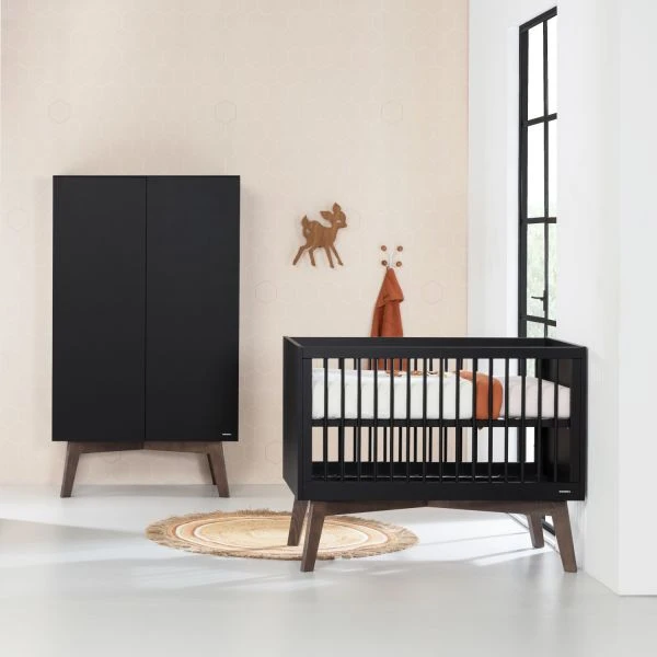 Kidsmill Sixties Babybed Zwart Mat / Walnoot 60 X 120 Cm 3 Kidsmill Sixties Babybed Zwart Mat / Walnoot 60 X 120 Cm - Afbeelding 3