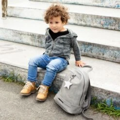 Little Company Anne Perfo Rugtas Lichtgrijs -Babyproductenwinkel little company anne perfo rugtas lichtgrijs 1 8e1e