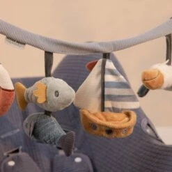 Little Dutch Sailors Bay Autostoelspeeltje -Babyproductenwinkel little dutch sailors bay autostoelspeeltje 0c61