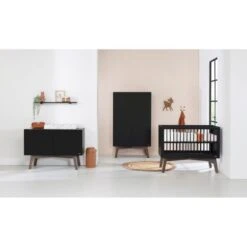 Kidsmill Sixties Babybed Zwart Mat / Walnoot 60 X 120 Cm 9 Kidsmill Sixties Babybed Zwart Mat / Walnoot 60 X 120 Cm -Babyproductenwinkel sixties zwart donker noten sfeer zonder bladvergroter 2 012d