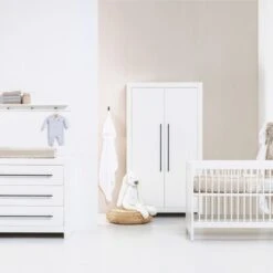Europe Baby Vittoria III Commode Wit -Babyproductenwinkel vittoria wit sfeer 2 e190